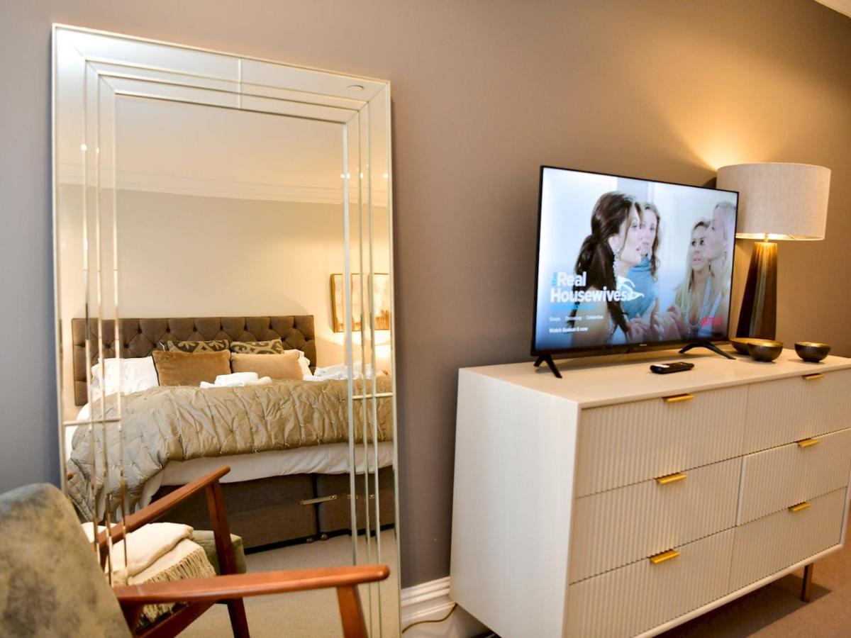 Pass The Keys Beautiful 2 Bed Apartment With Parking In The Bay Cardiff Kültér fotó